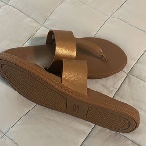 REEF sandals size 9